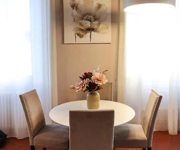 Апартаменты Santo Spirito - Elegante In Pieno Centro Флоренция