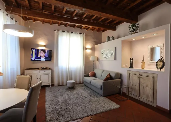 Santo Spirito - Elegante In Pieno Centro Апартаменты Флоренция