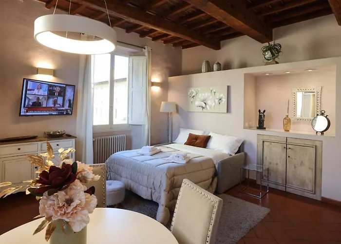 Апартаменты Santo Spirito - Elegante In Pieno Centro Флоренция