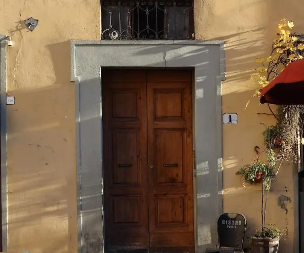 Апартаменты Santo Spirito - Elegante In Pieno Centro Флоренция
